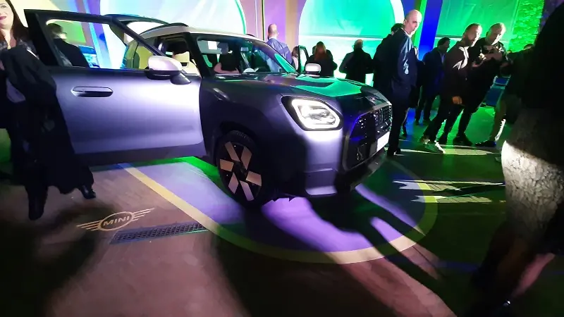 Il gruppo Ionà 'viaggia' anche in Mini: ecco due anteprime VIDEO