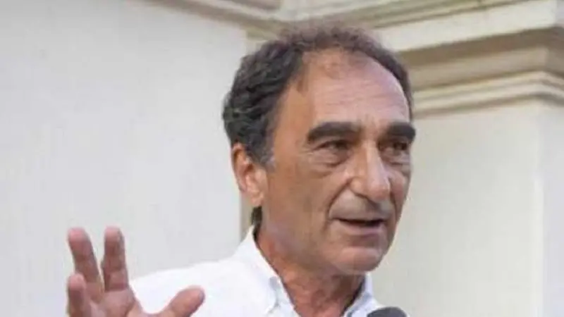 Abramo agli studenti: \"Ordinanza chiusura scuole sarebbe impugnata al Tar\"