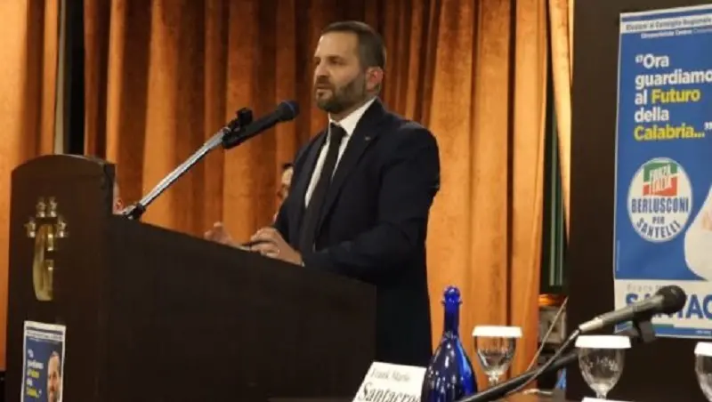 Elezioni: Frank Santacroce sbatte la porta e lascia Forza Italia