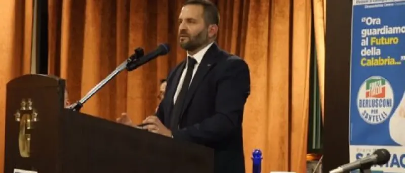 Elezioni: Frank Santacroce sbatte la porta e lascia Forza Italia