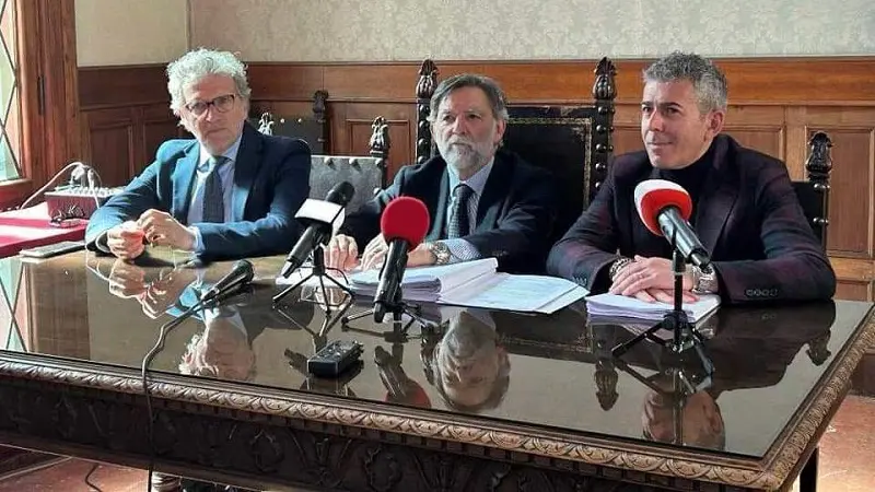 Bando rifiuti: \"Atto illegittimo della giunta Fiorita-Talerico\"