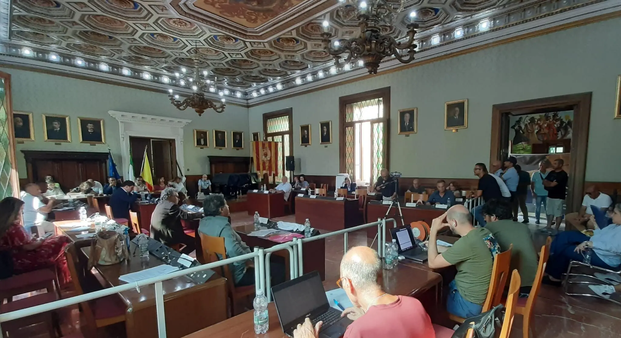 Consiglio comunale: decisioni su rifiuti e Catanzaroservizi -VIDEO