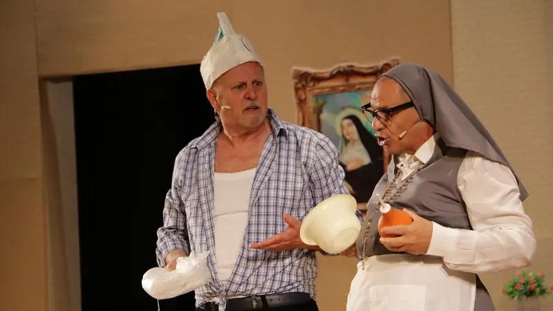 Grandissimo successo per la 'suora-burlesque' in salsa catanzarese