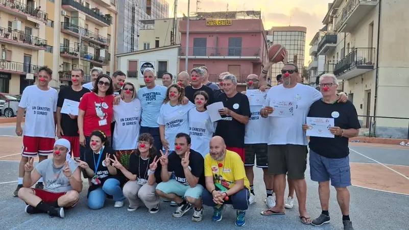Basket e beneficienza a Lido per un pomeriggio di divertimento e sport