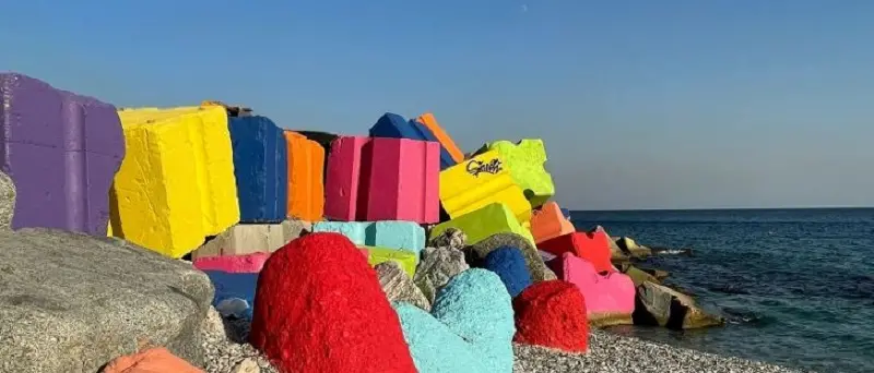 Lobello e Polimeni: \"Completato il restauro dei cubi colorati di Sirelli al porto di Catanzaro\"