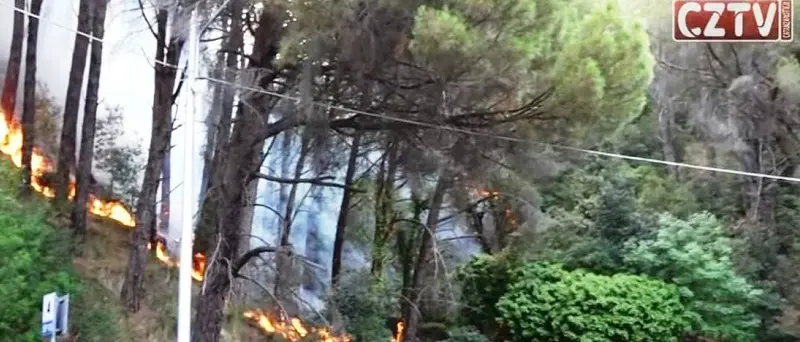 Usb VVF: \"Paradossale: sanzioni a chi si prodiga durante un incendio\"