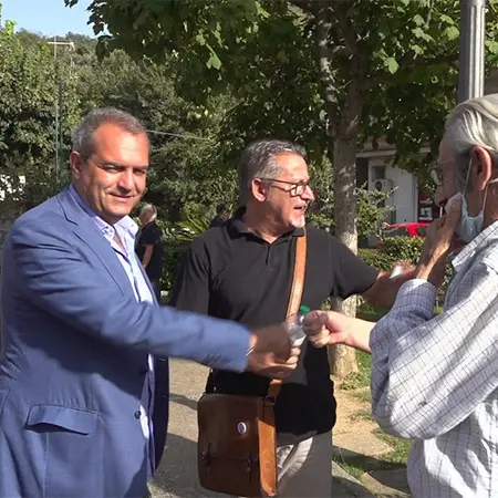 Zagarise, arringa di de Magistris per il 'cambiamento epocale' - VIDEO