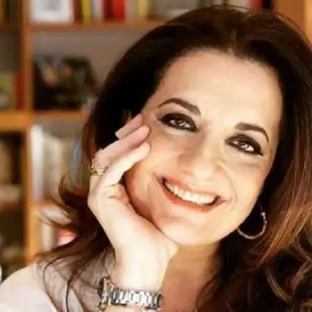 La scrittrice Catena Fiorello martedì 28 settembre a Lamezia