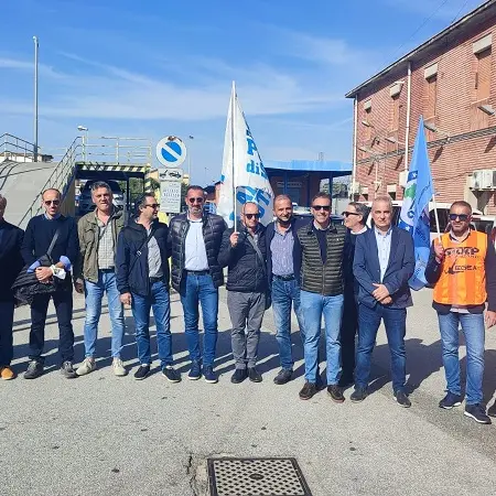 Aggressioni alla Polfer: protesta sindacati di Polizia alla stazione di Lamezia