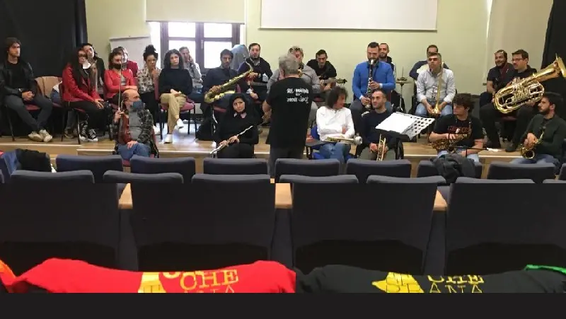 Politeama, il dramma di una figlia abusata con mix di teatro e jazz