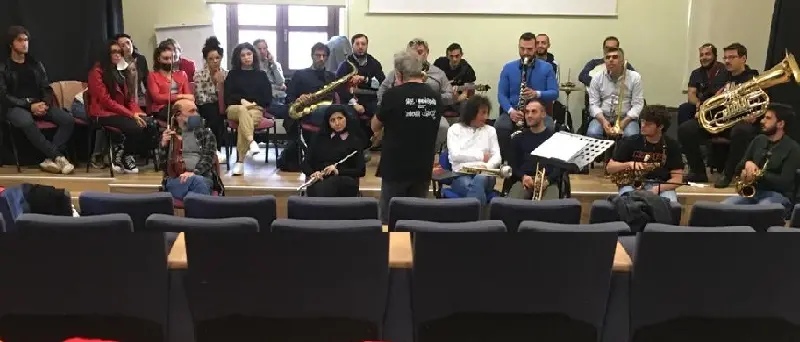 Politeama, il dramma di una figlia abusata con mix di teatro e jazz