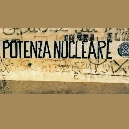 Striscioni Casapound per l'indipendenza energetica nucleare