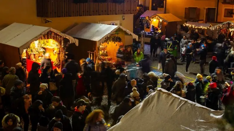 Iniziative natalizie: Grè, Caputo, Avion Travel, Nakalaika e Mannarino