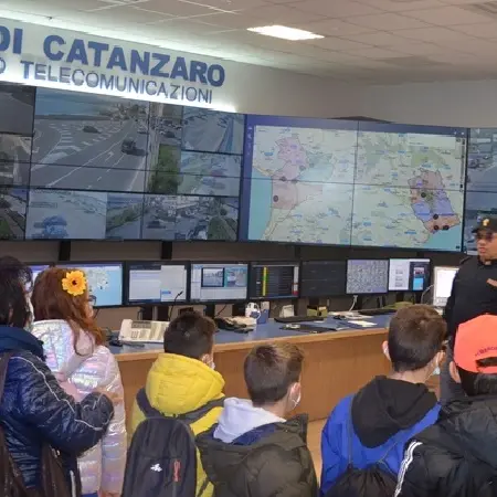 Piccoli cittadini alla scoperta dei 'segreti' della Polizia