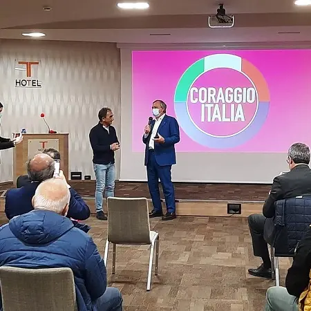 Brugnaro (CI) stringe i rapporti con Abramo e la Calabria