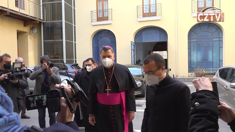 Mons. Maniago: \"Gratteri? Sarei onorato di incontrarlo\" - VIDEO