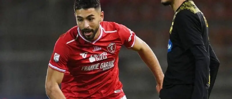 Calcio, il Catanzaro ufficializza il centrocampista greco Sounas