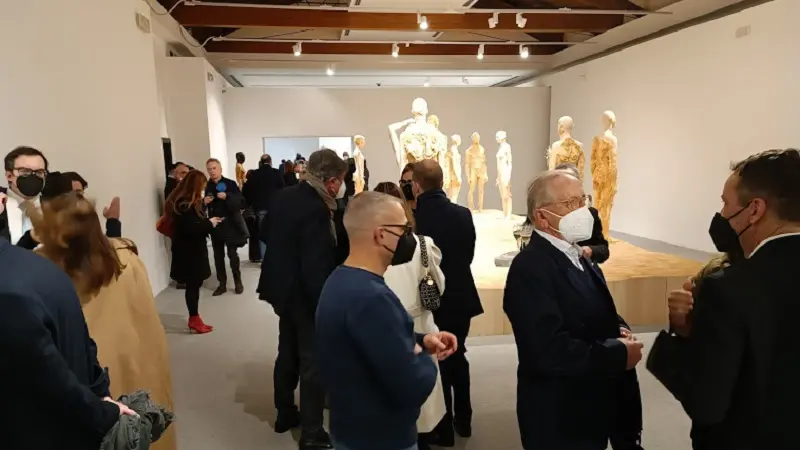 Marca, inaugurata mostra \"Autarkeia II\" dello scultore Demetz