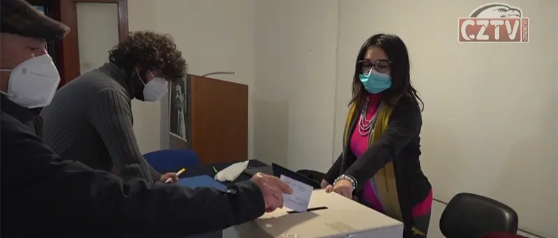 Gli iscritti al PD suggellano Nicola Irto segretario regionale - VIDEO