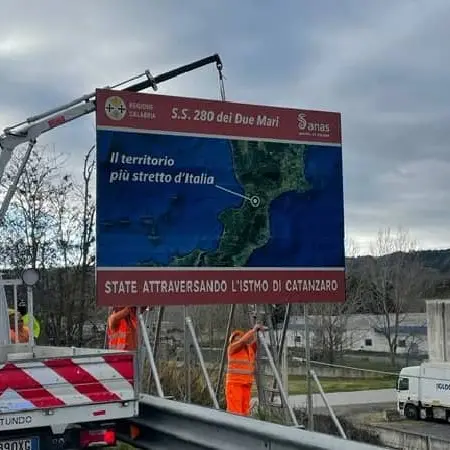 L'Istmo di Catanzaro ha finalmente un cartello turistico stradale