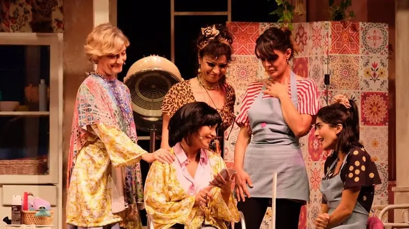 Al Politeama \"Fiori d'acciaio\", salone di bellezza con cast stellare