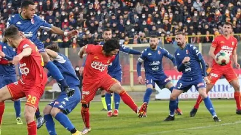 Rigori inFelici...ani: Bari vince 2-1 al Ceravolo, Catanzaro recrimina - VIDEO