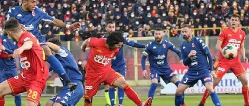 Rigori inFelici...ani: Bari vince 2-1 al Ceravolo, Catanzaro recrimina - VIDEO