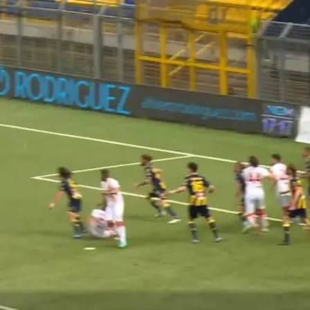 Aquile in 10 per un tempo al 'Menti': prezioso Biasci-gol - VIDEO