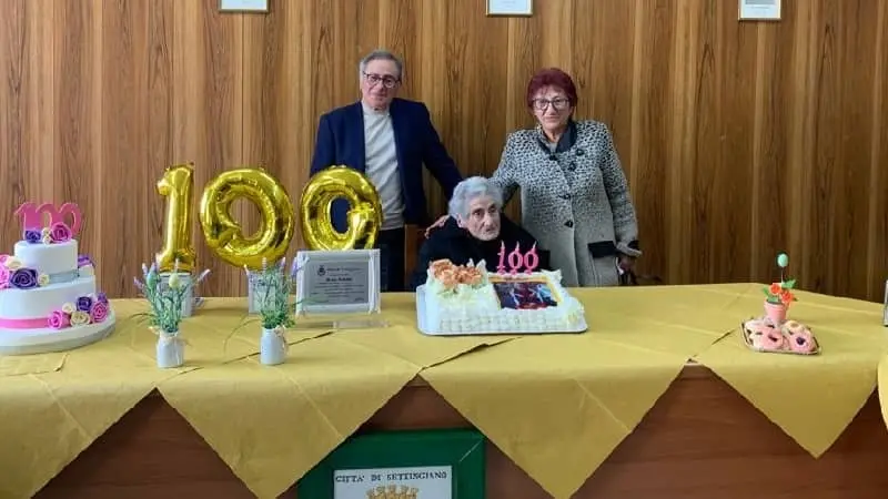 Settingiano, auguri a nonna Maria splendida centenaria