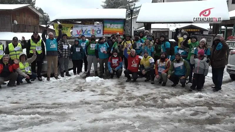 Vivicittà riparte sulle strade innevate della Sila catanzarese - VIDEO