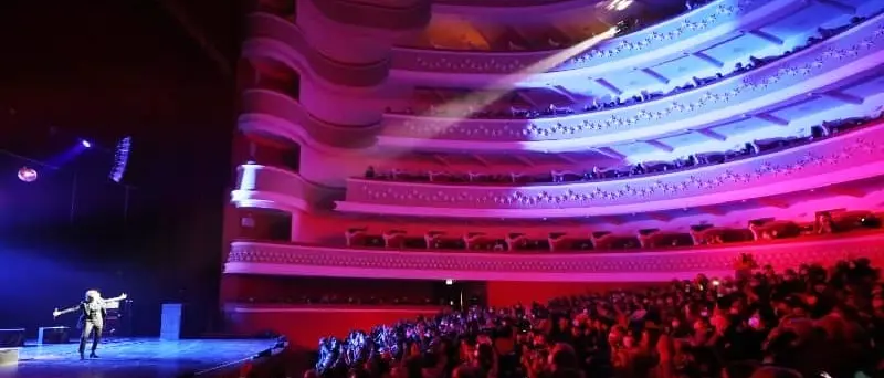 Graditissima la 'versione' di Fiorella al pubblico del Politeama