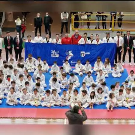 Taekwondo, festa di bambini al PalaGallo tutti di nuovo insieme