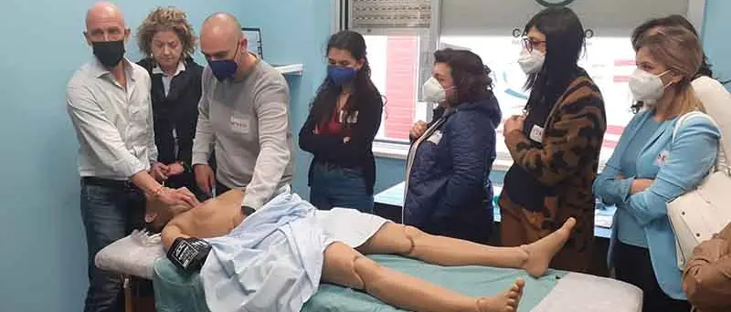 Infermieri, corsi con simulazioni su manichino di ultima generazione