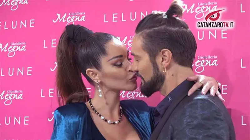 Ospiti vip (Delia e Alex) e perle d'ogni tipo all'evento Coscia - VIDEO