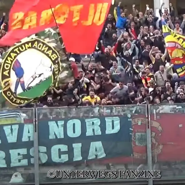 Le spettacolari immagini della curva giallorossa a Padova - VIDEO
