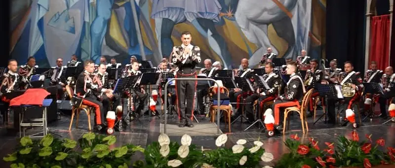 Fanfara Carabinieri chiude al Politeama Festa 2 Giugno -VIDEO