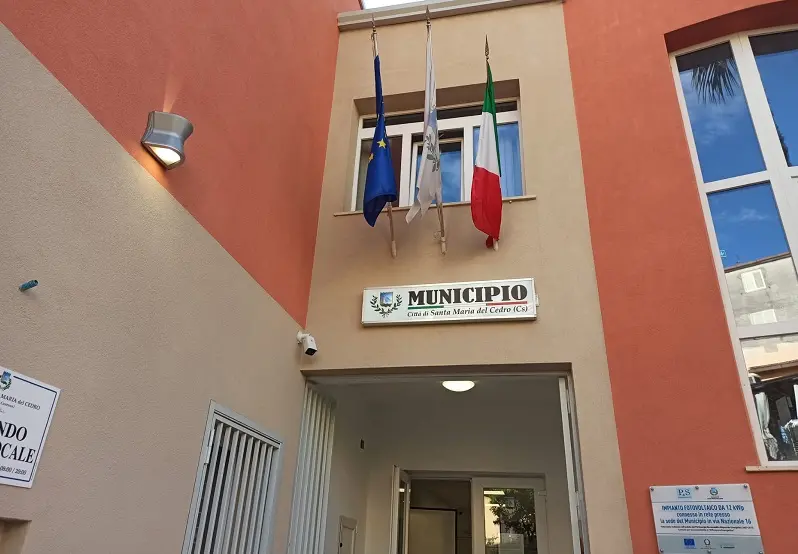 Vetere all’opposizione: «Mai per uso personale, è un mezzo di servizio per l’Ente»