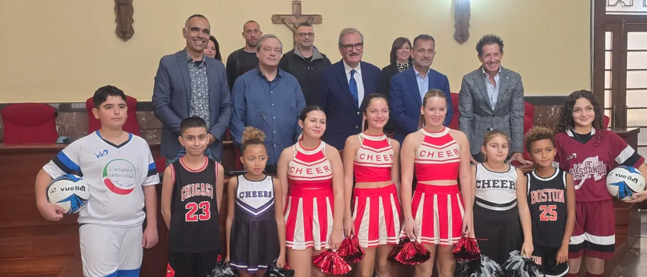 Vibo, arriva la “Partita dei sindaci”: sport e solidarietà nell’incontro\u00A0di calcio che vedrà protagonisti gli amministratori comunali\n