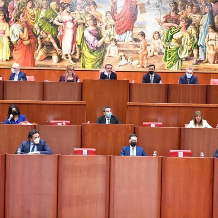 Occhiuto bis in Calabria, martedì la prima seduta del Consiglio: all’opposizione pochi ma buoni (e senza alibi)\n