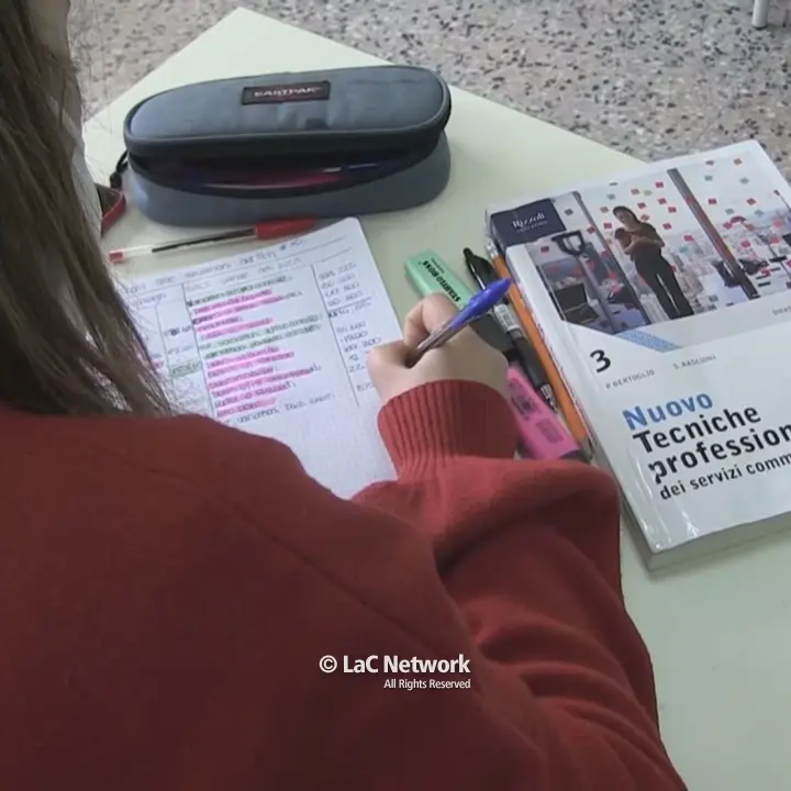 Voucher caro scuola, pubblicate (finalmente) le graduatorie dei beneficiari: ecco gli elenchi\n