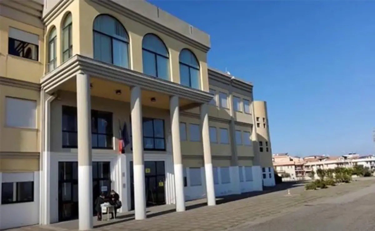 Rossano, liceo scientifico senz’acqua da un anno: mille studenti in attesa di soluzioni