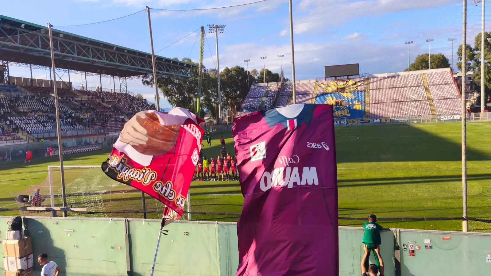 Quel sottile confine tra contestazione e appartenenza: il credo della Curva e il senso di una maglia\n