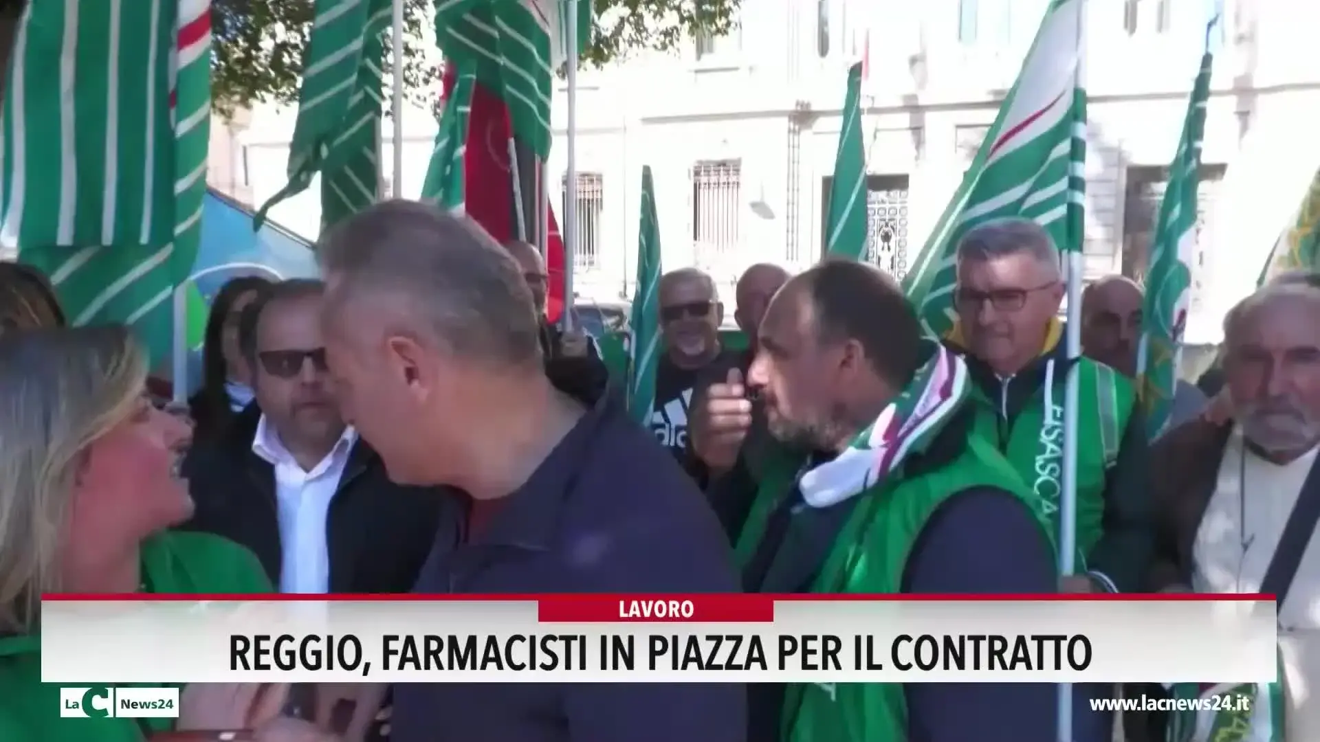 Reggio, farmacisti in piazza per il contratto