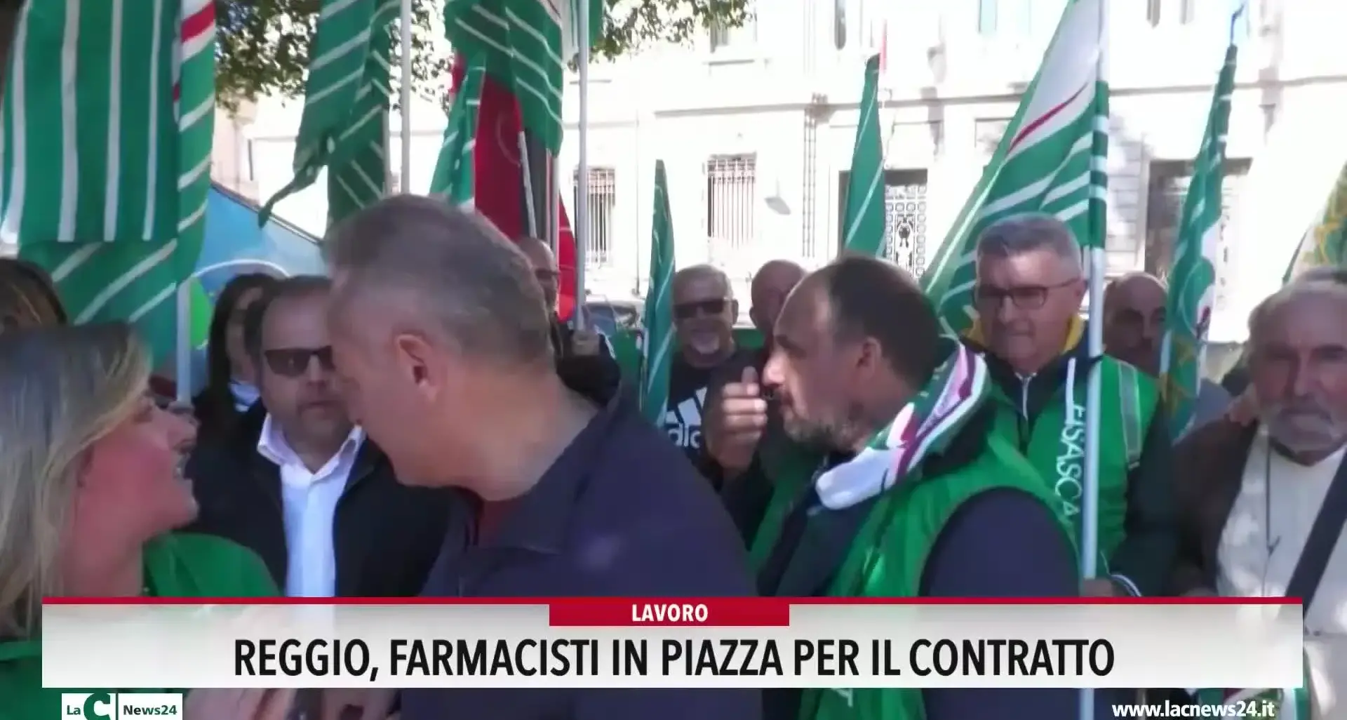 Reggio, farmacisti in piazza per il contratto