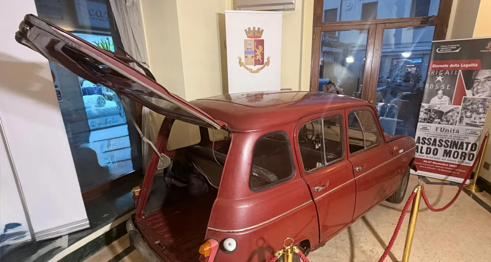 A Catanzaro la\u00A0R4 in cui\u00A0fu trovato il corpo di Aldo Moro: è\u00A0la prima volta che viene esposta fuori dal museo che la ospita