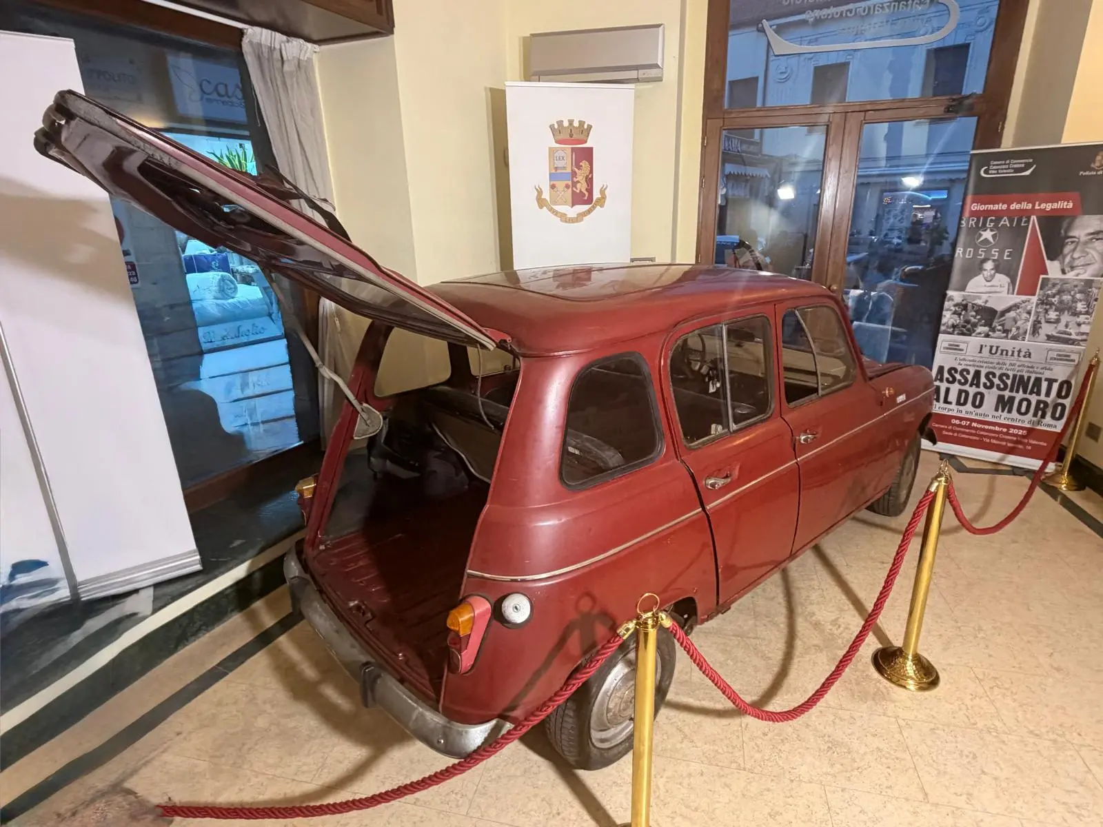 A Catanzaro la\u00A0R4 in cui\u00A0fu trovato il corpo di Aldo Moro: è\u00A0la prima volta che viene esposta fuori dal museo che la ospita