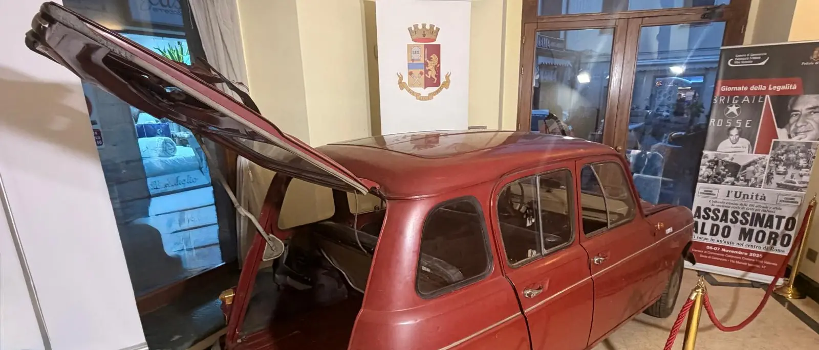A Catanzaro la\u00A0R4 in cui\u00A0fu trovato il corpo di Aldo Moro: è\u00A0la prima volta che viene esposta fuori dal museo che la ospita