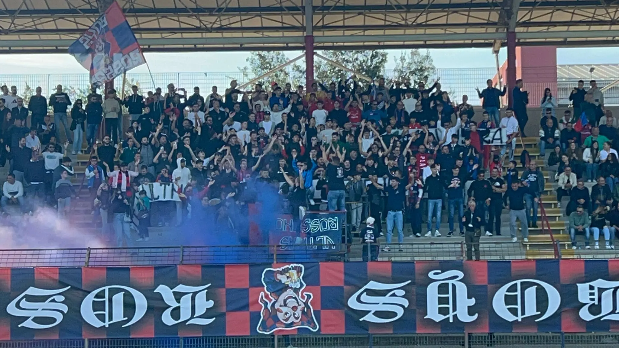 Otto Daspo dopo\u00A0i disordini sugli spalti durante Rossanese-Trebisacce: colpiti\u00A0tifosi rossoblù, 4 hanno obbligo di firma\n