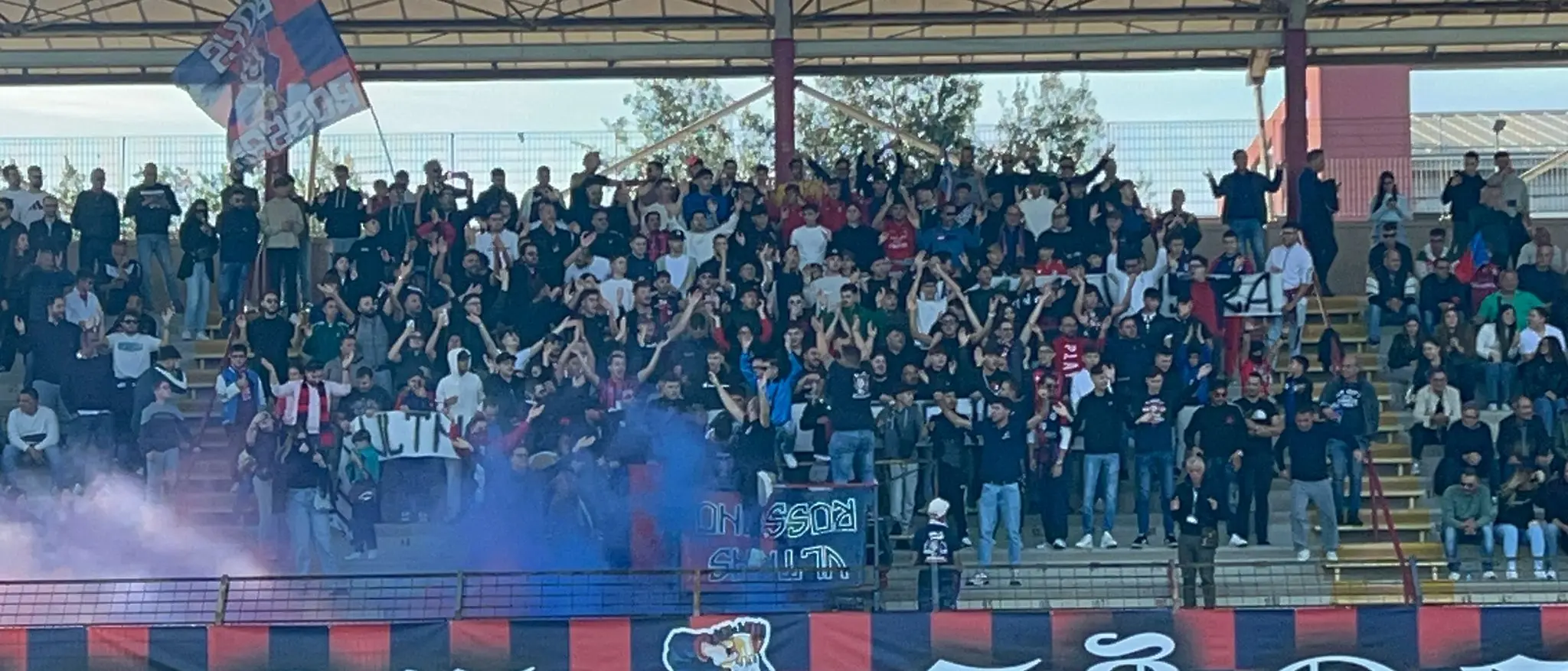 Otto Daspo dopo\u00A0i disordini sugli spalti durante Rossanese-Trebisacce: colpiti\u00A0tifosi rossoblù, 4 hanno obbligo di firma\n