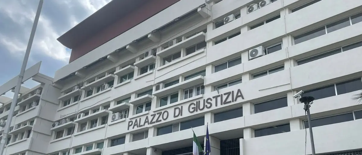 “Morirete carbonizzati”: coppia in cella per il tentato omicidio di due vicini a Rende\n